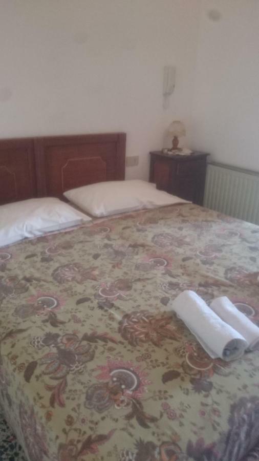 Hotel Alberta มาสซา ภายนอก รูปภาพ